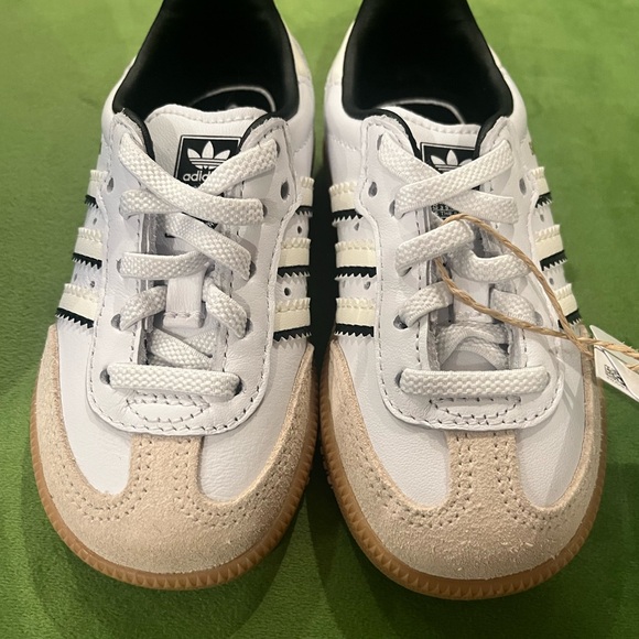 Adidas 🔥 - Picture 2 of 5